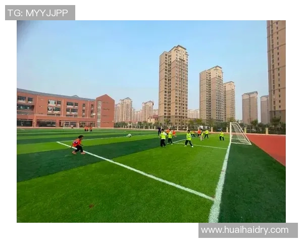 小学生足球明星墙展现青春活力与梦想追逐的精彩瞬间 小学生足球明星墙展现青春活力与梦想追逐的精彩瞬间