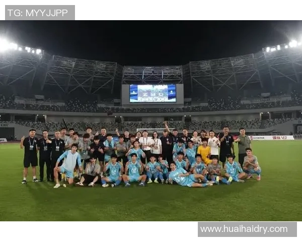 武汉足球队在足球团队协作排行榜中荣获第五名展现出色团队精神与默契配合