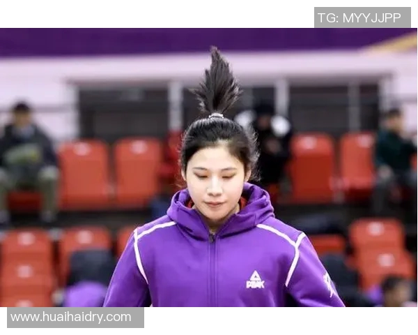 王娜的排球之路:从梦想起航到巅峰荣耀的心路历程 王娜的排球之路:从梦想起航到巅峰荣耀的心路历程